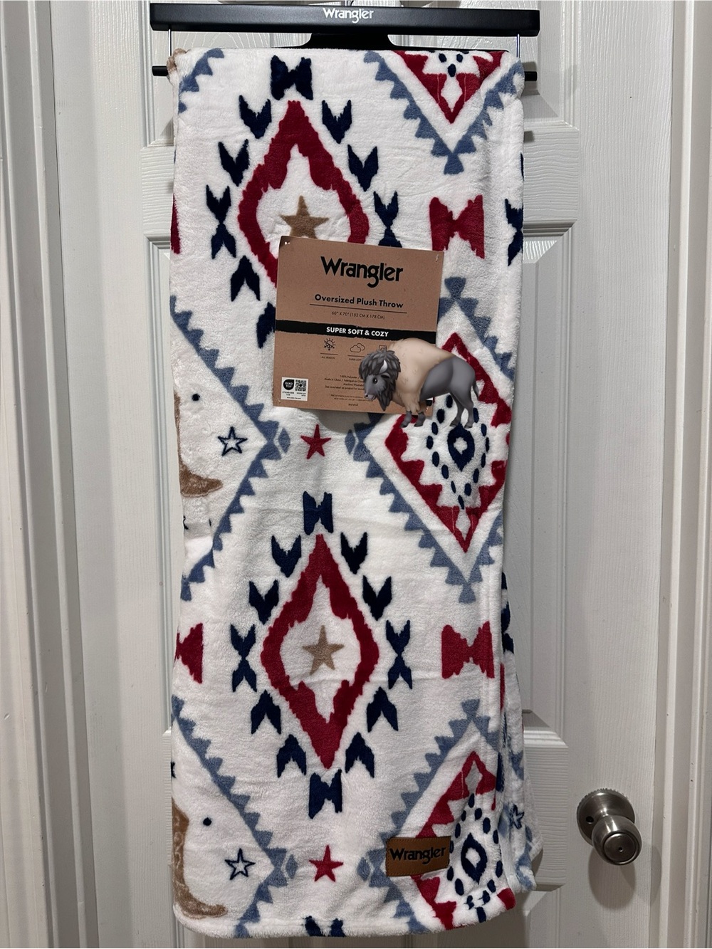 Wrangler White Plush Throw with Red, Navy & Tan Aztec Pattern
